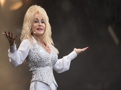 DOLLY PARTON'S BROTHER PASSES