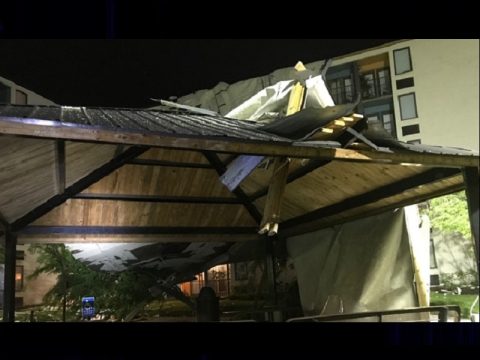 roof blown off Knoxville apartment building