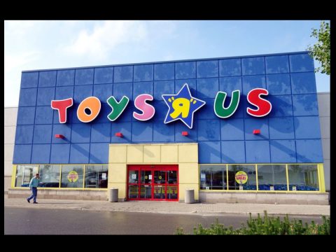 TOYS "R" US TO CLOSE NEARLY 180 STORES
